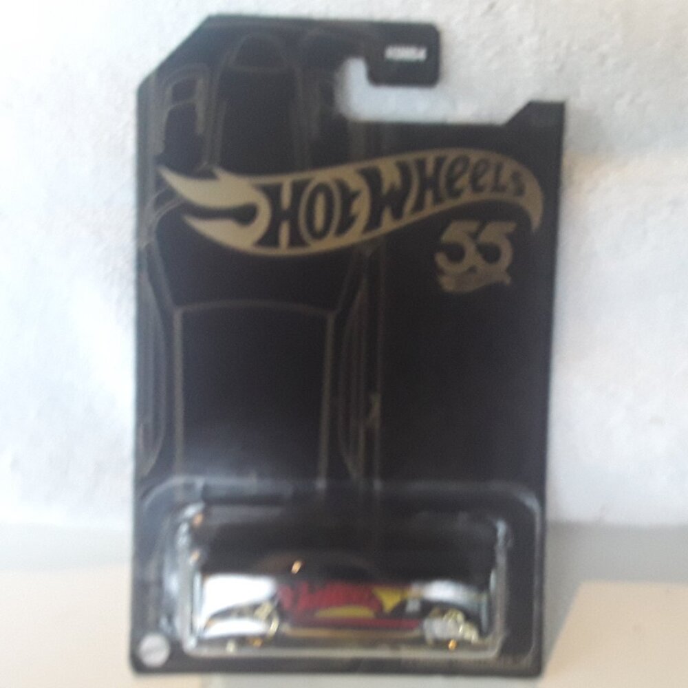 Hotwheels 55-2015 Dodge Challenger SRT sealed in package